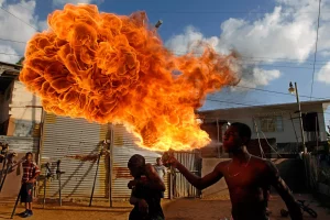 Photographie d'un cracheur de feu par Stefan Falke